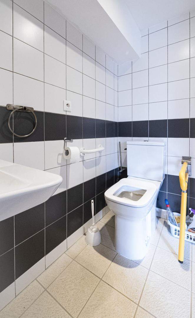 Bathroom at the Crots guesthouse