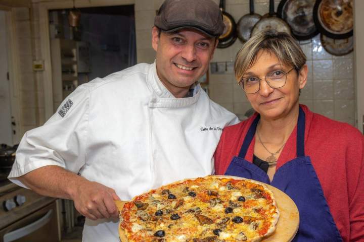 Zubereitung der Pizza Crots